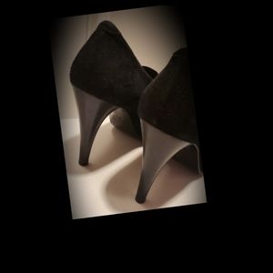 WOMEN'S SUEDE PUMPS